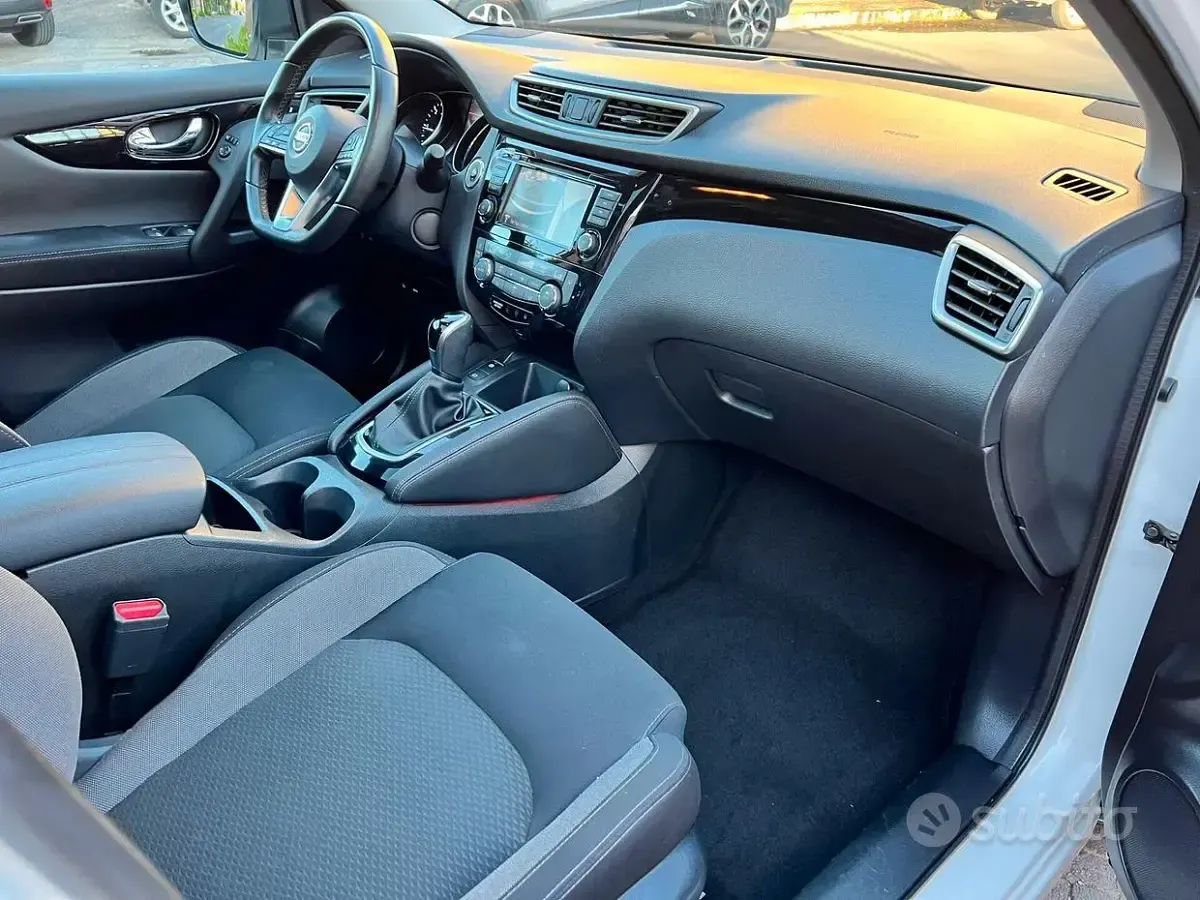 Usata Nissan Qashqai N-Connecta 116 CV (85 kW) 2021 Bianco SUV