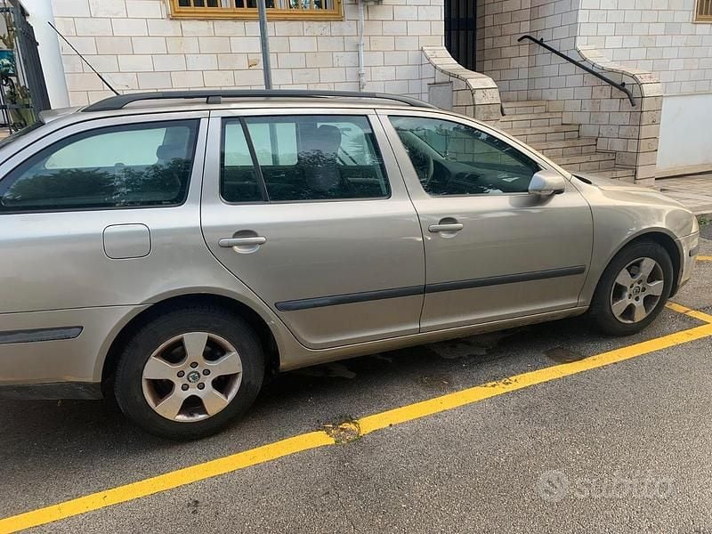 Gebraucht Skoda Octavia 105 PS (77 kW) 2008 Kombi