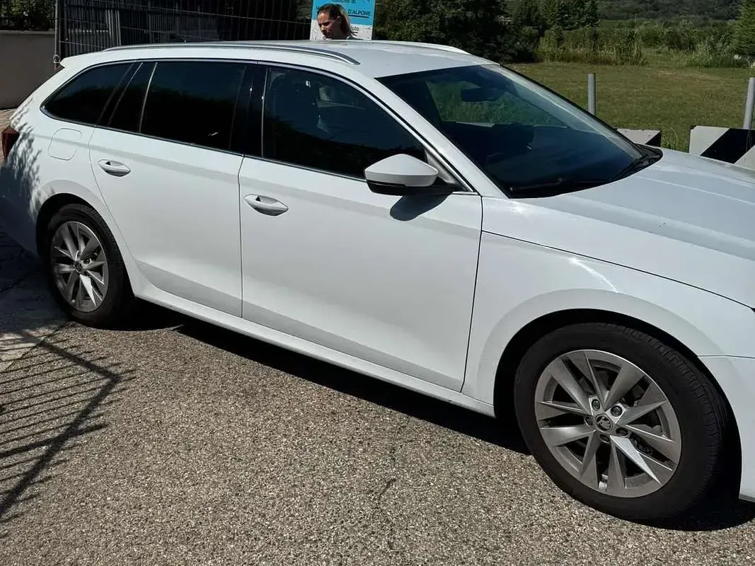 Usata Skoda Octavia Style 116 CV (85 kW) 2020 Bianco Station wagon
