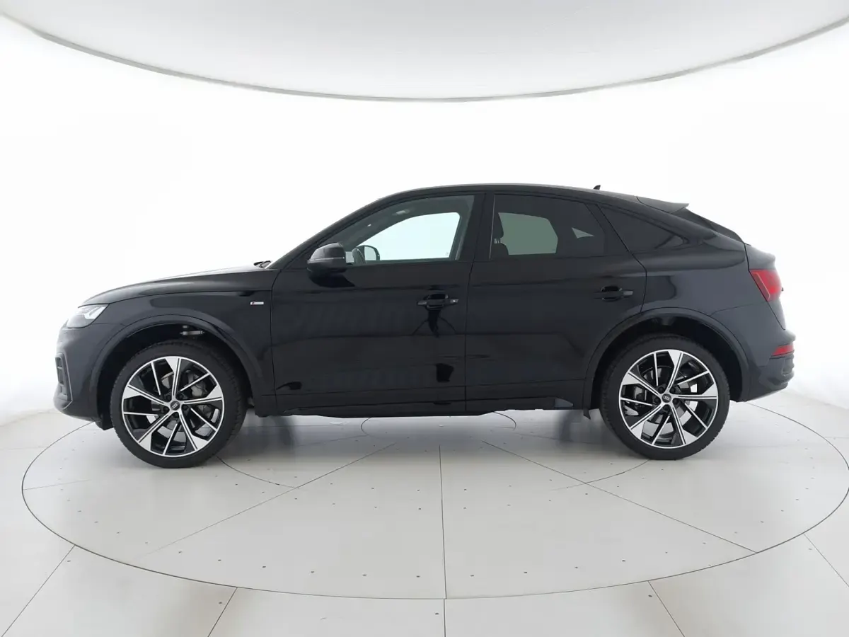 Usata Audi Q5 Sportback Ambiente 204 CV (150 kW) 2023 Nero mito metallizzato SUV