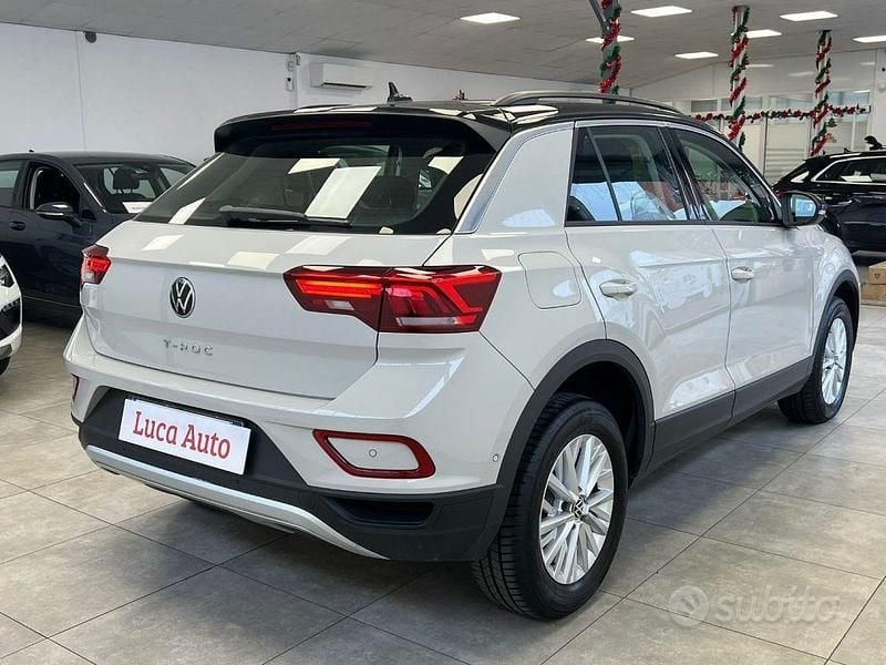 Usata VW T-Roc 110 CV (80 kW) 2024 Grigio SUV