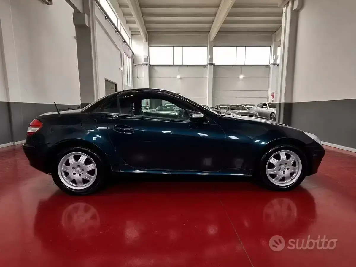 Usata Mercedes SLK200 163 CV (119 kW) 2007 Bluazzurro Cabrio