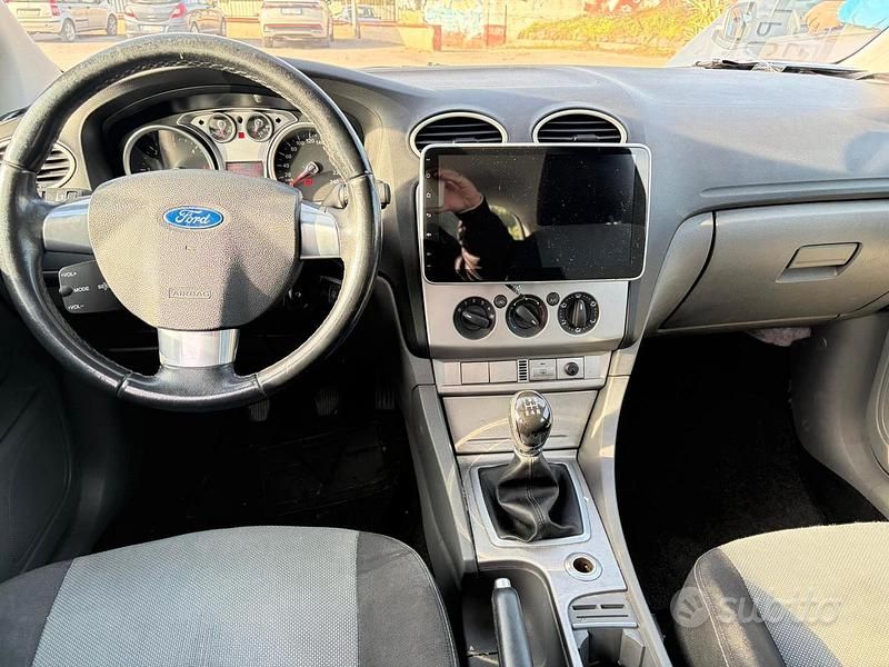 Usata Ford Focus 90 CV (66 kW) 2009 Grigio Station wagon