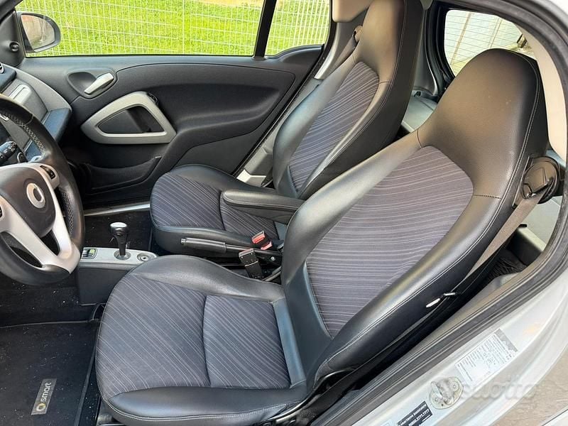 Usata Smart ForTwo Coupé 71 CV (52 kW) 2010 Bianco Coupé