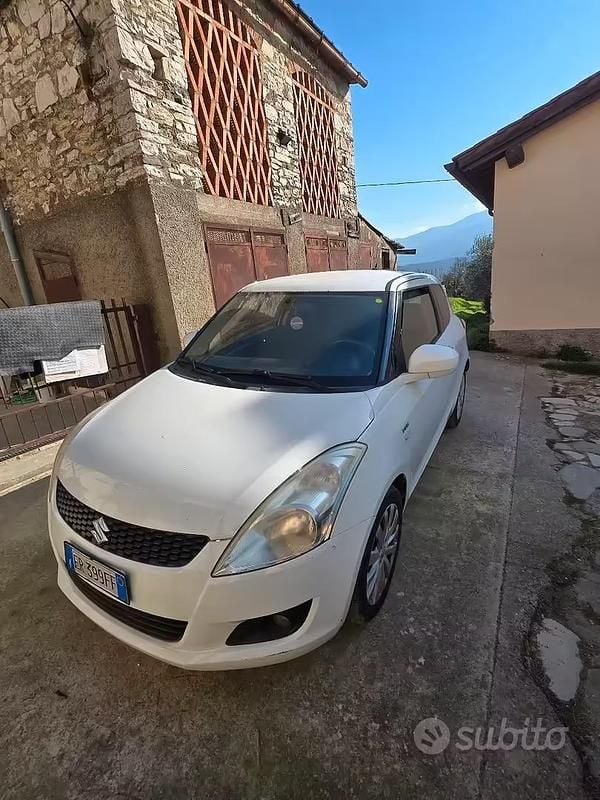 Usata Suzuki Swift 75 CV (55 kW) 2013 Bianco Utilitaria