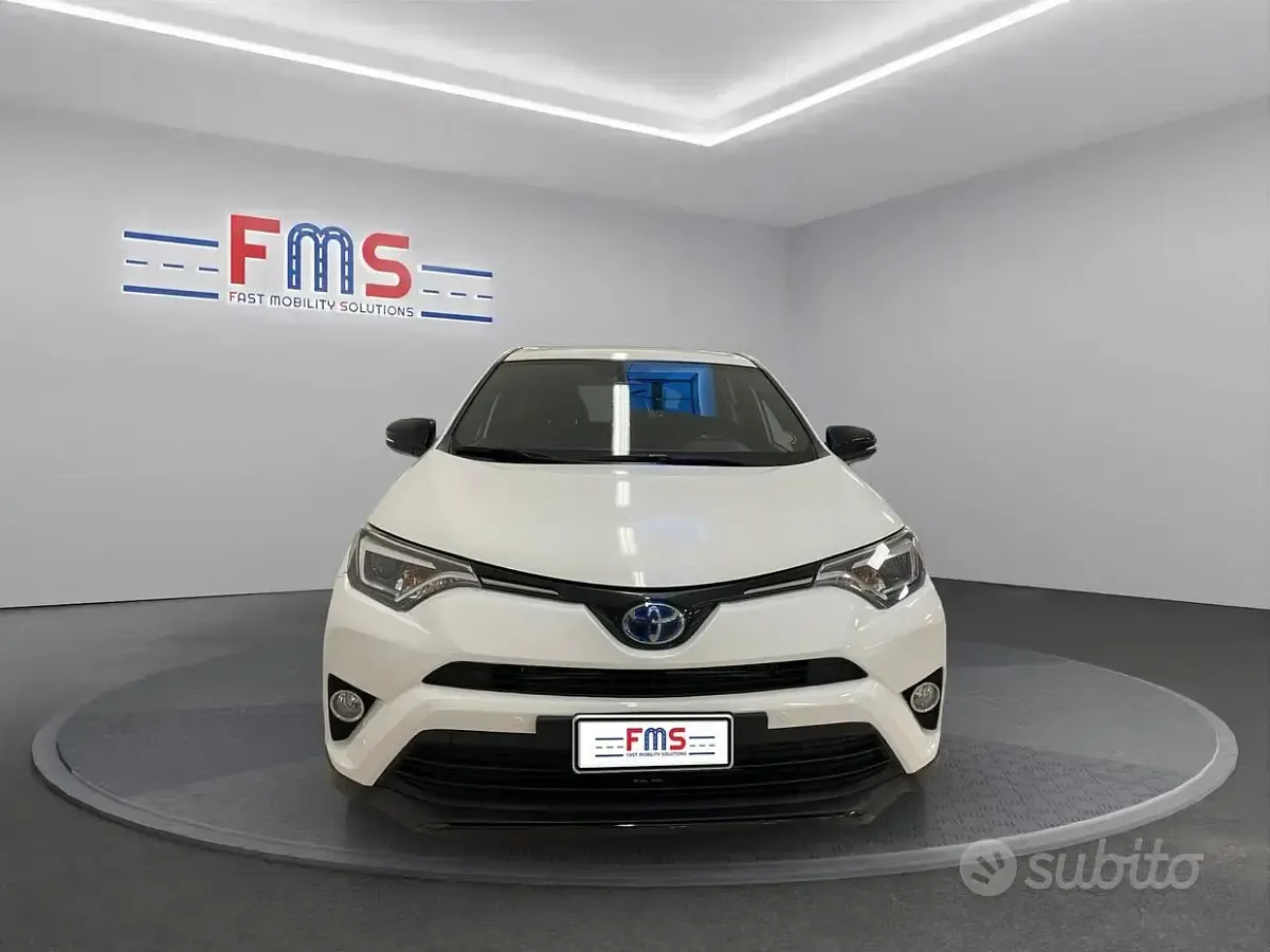 Usata Toyota RAV4 Hybrid 268 CV (197 kW) 2018 Bianco SUV
