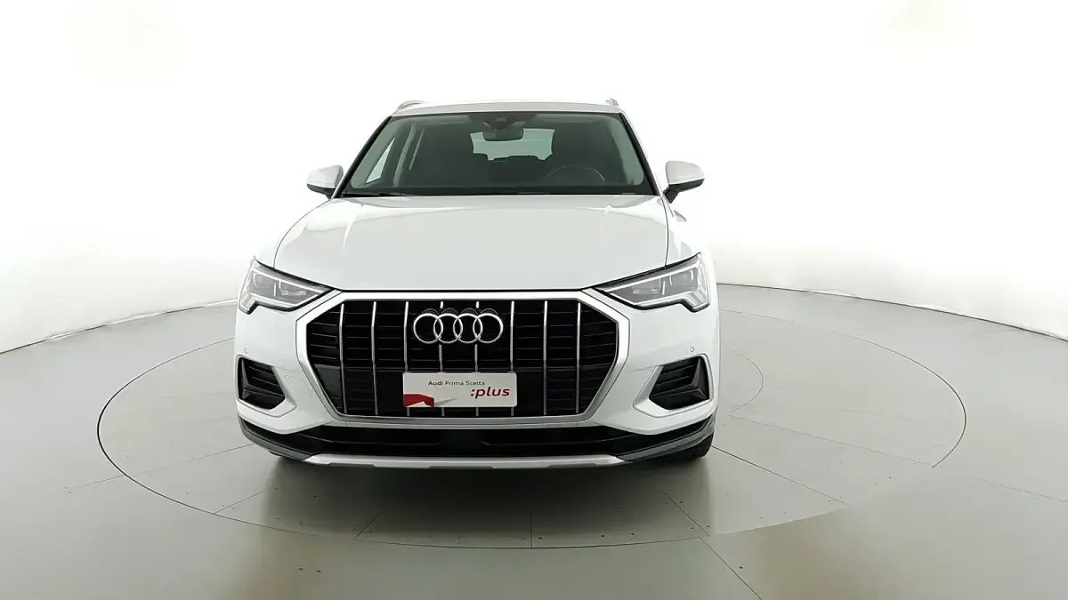 Usata Audi Q3 Advanced 150 CV (110 kW) 2024 Bianco ghiaccio metallizzato SUV