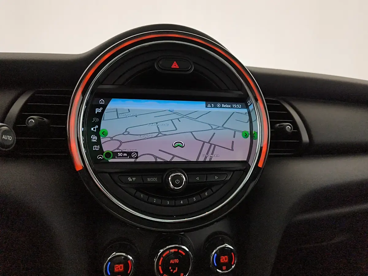 Usata Mini ONE Hype 102 CV (75 kW) 2019 Midnight black Utilitaria