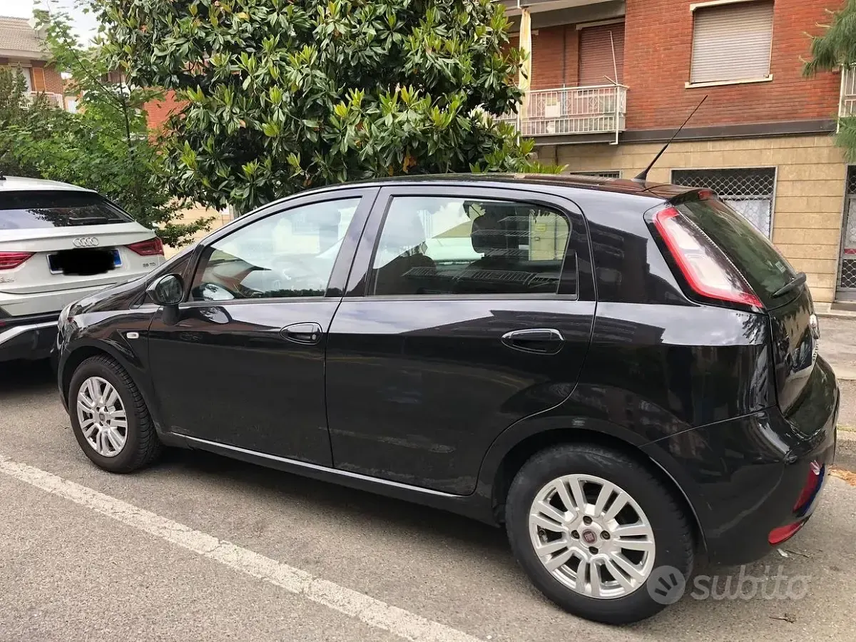 Usata Fiat Punto 65 CV (47 kW) 2013 Nero Utilitaria