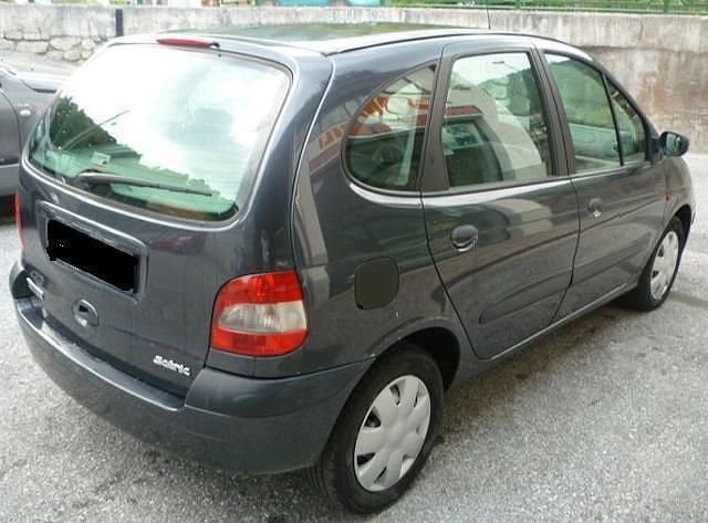 Usata Renault Scénic 107 CV (78 kW) 2002 Grigio Monovolume