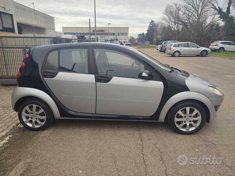 Usata Smart ForFour 75 CV (55 kW) 2005 Grigio Utilitaria