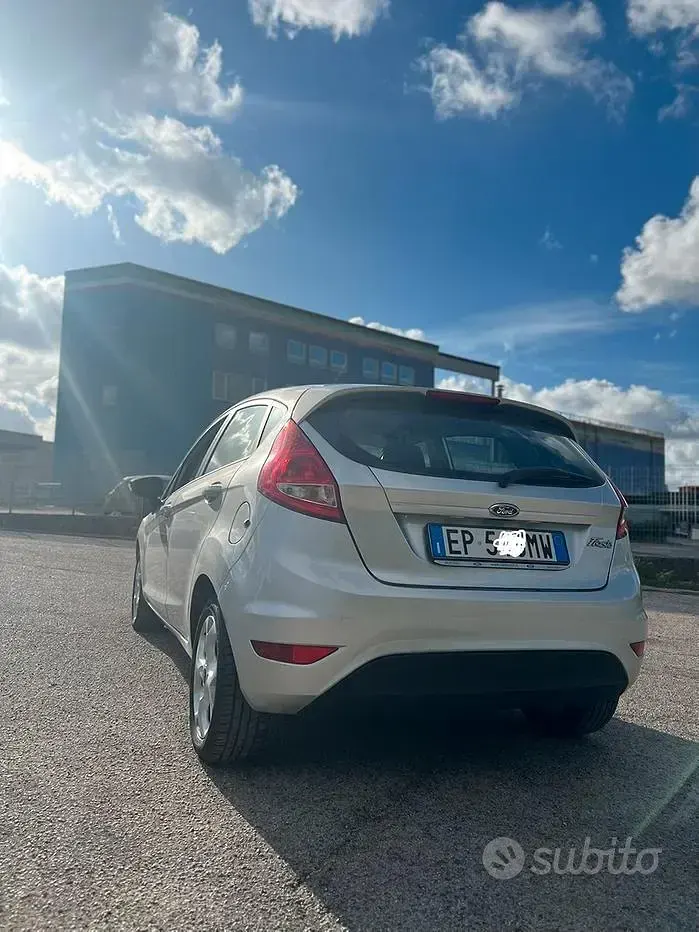 Usata Ford Fiesta 2012 Grigio Utilitaria