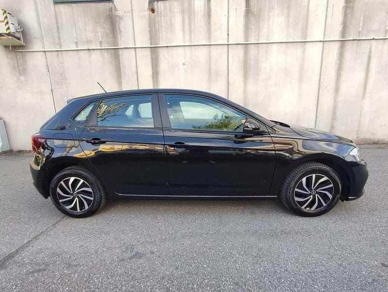 Usado VW Polo 86 CV (63 kW) 2021 Negro Utilitario
