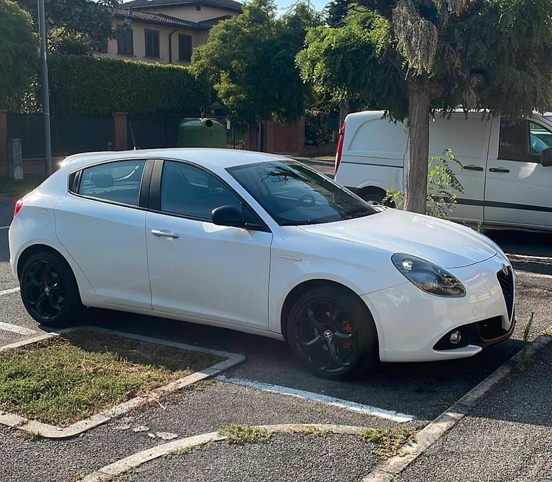 Usata Alfa Romeo Giulietta 120 CV (88 kW) 2016 Bianco Utilitaria