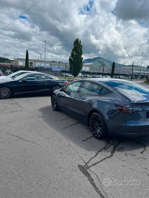 Usata Tesla Model 3 235 kW (320 CV) 2023 Grigio Berlina