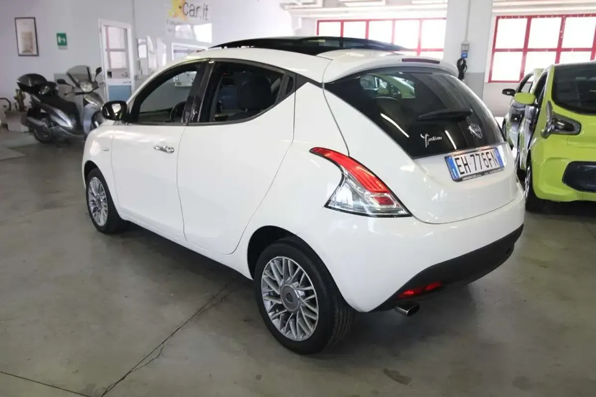 Usata Lancia Ypsilon S 95 CV (69 kW) 2011 Bianco Utilitaria