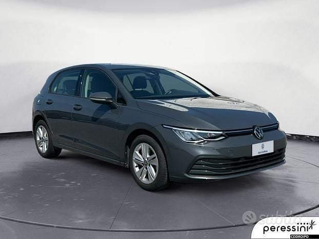 Usata VW Golf VIII Life 115 CV (84 kW) 2023 Berlina