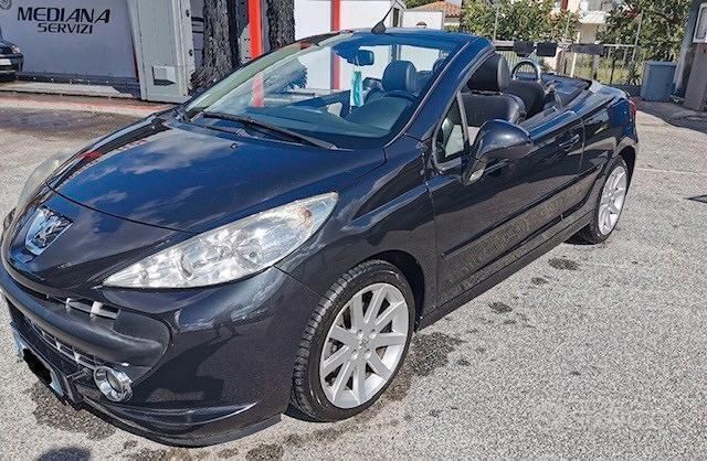 Usata Peugeot 207 109 CV (80 kW) 2008 Nero Cabrio