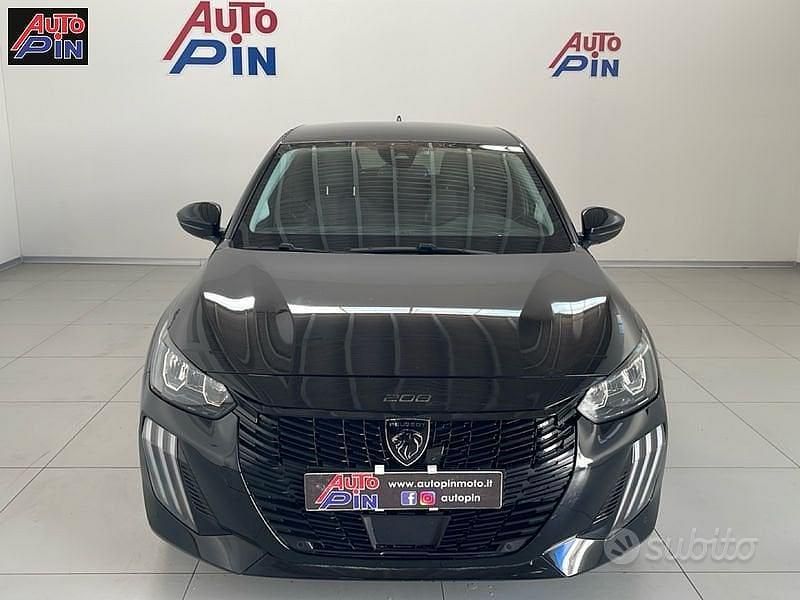 Usata Peugeot 208 Allure 102 CV (75 kW) 2025 Other Utilitaria