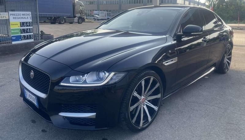 Usata Jaguar XF Sportbrake R-Sport 241 CV (177 kW) 2018 Station wagon