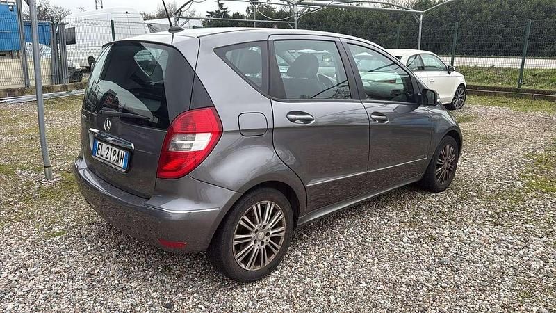 Usata Mercedes A160 95 CV (69 kW) 2012 Grigio Utilitaria
