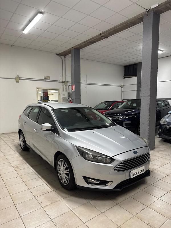 Usata Ford Focus Titanium 120 CV (88 kW) 2015 Argento Station wagon
