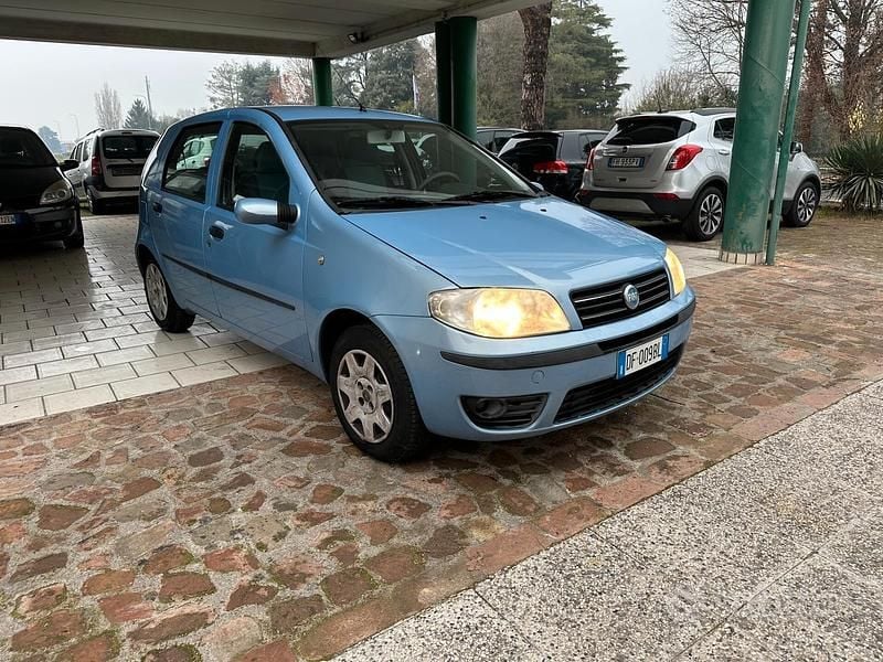 Usata Fiat Punto 60 CV (44 kW) 2005 Blu Berlina
