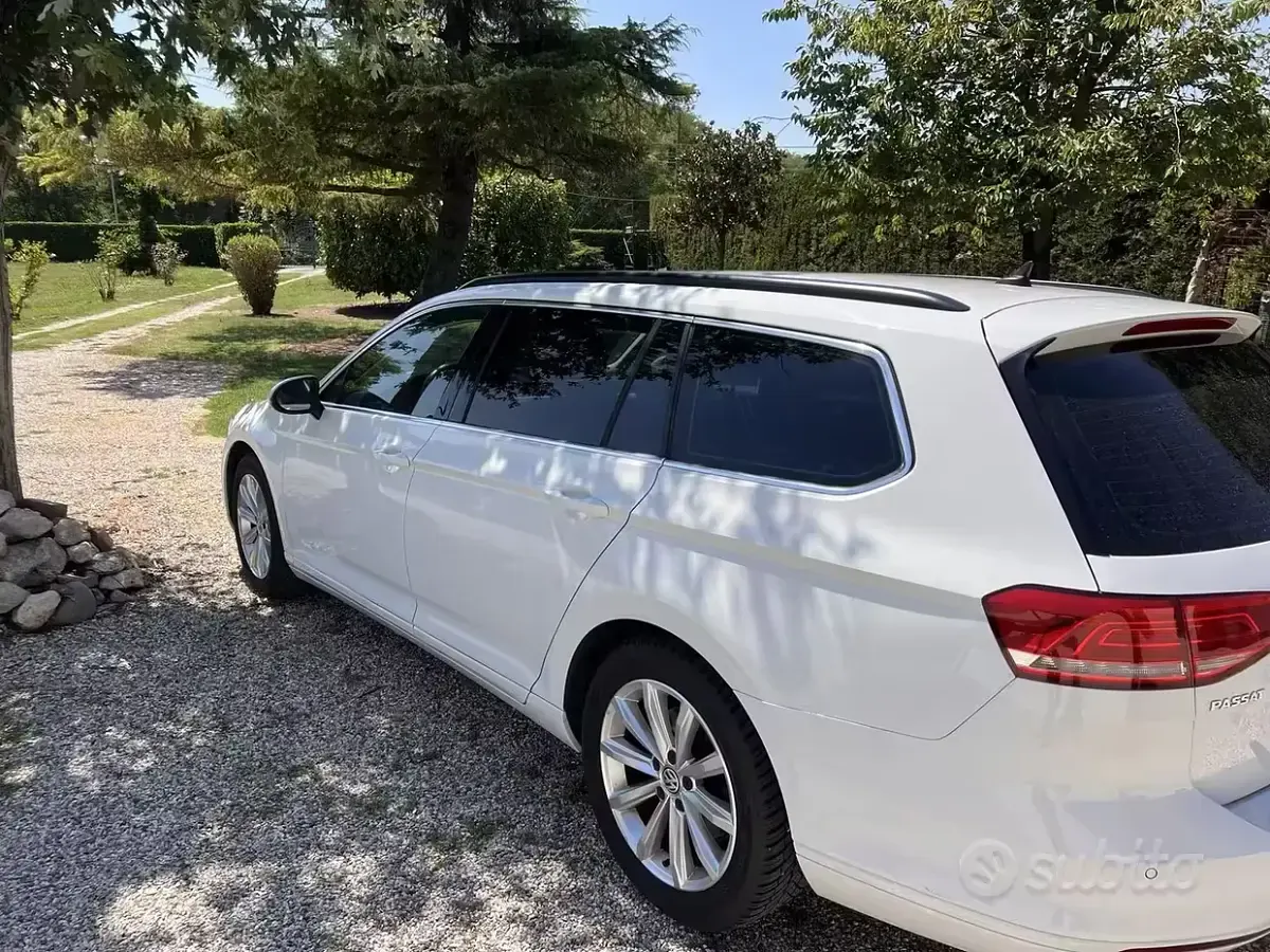 Usata VW Passat 150 CV (110 kW) 2015 Bianco Station wagon
