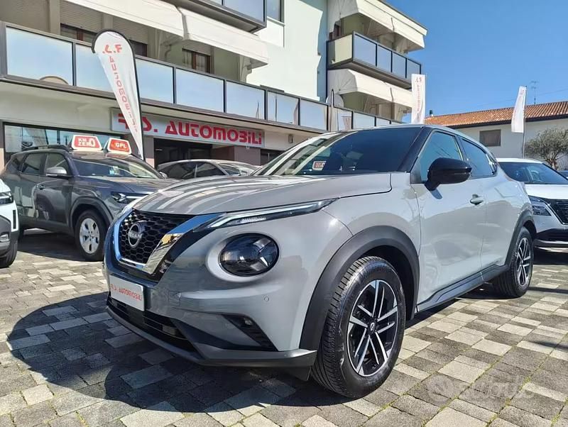 Usata Nissan Juke N-Connecta 114 CV (83 kW) 2025 Grigio scuro SUV