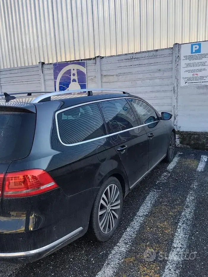 Usata VW Passat 140 CV (102 kW) 2012 Nero Station wagon