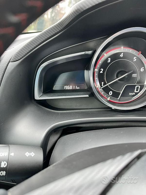 Usata Mazda 3 100 CV (73 kW) 2017 Grigio Berlina