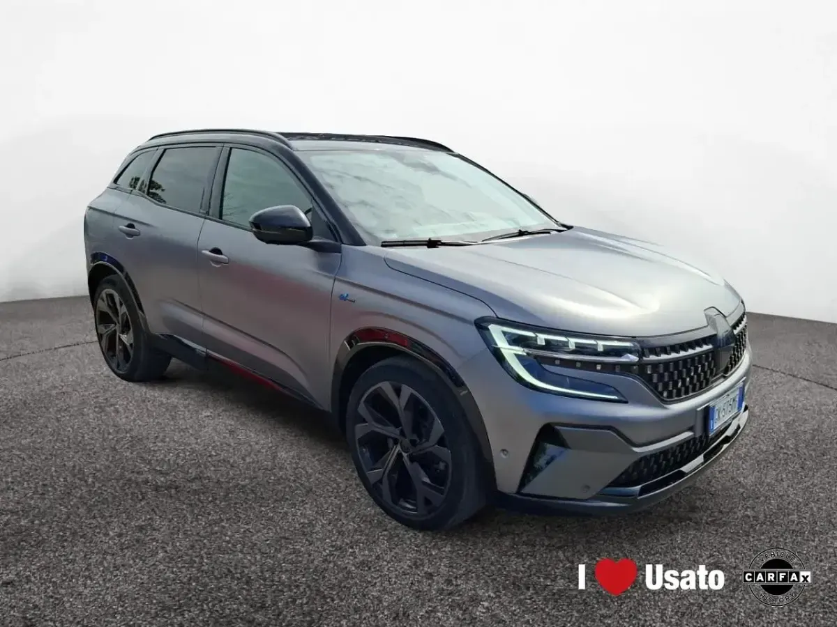 Usata Renault Clio Iconic 200 CV (147 kW) 2023 Grigio Utilitaria