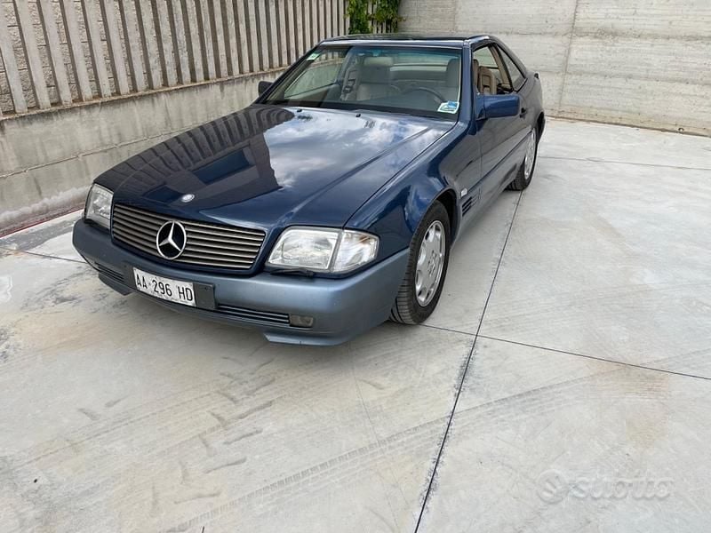 Usata Mercedes SL500 333 CV (244 kW) 1990 Blu Cabrio