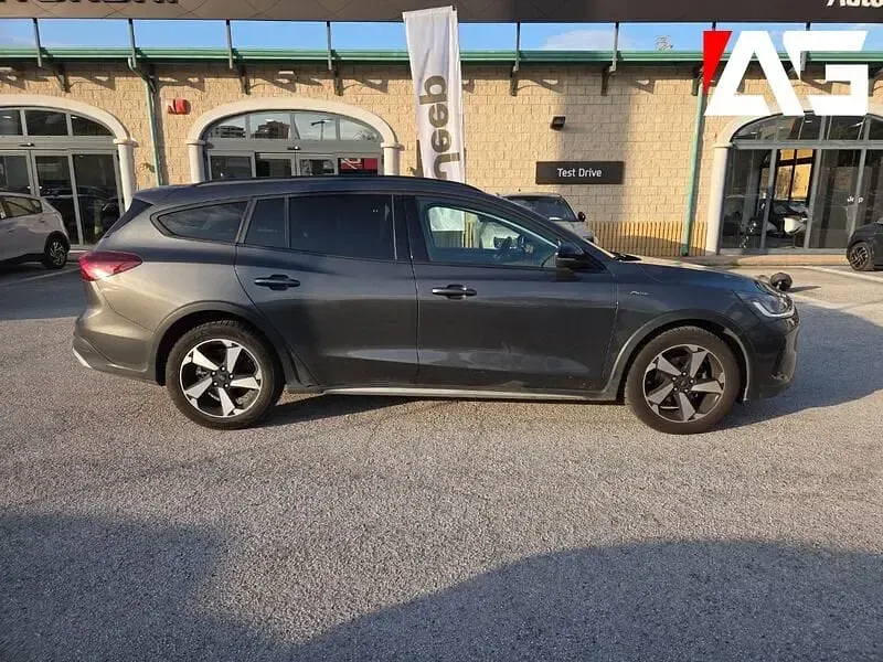 Usata Ford Focus Active 116 CV (85 kW) 2024 Grigio Station wagon