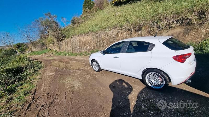 Usata Alfa Romeo Giulietta 120 CV (88 kW) 2017 Bianco Utilitaria