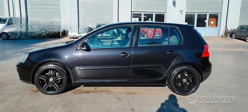 Usata VW Golf 140 CV (102 kW) 2005 Nero Coupé