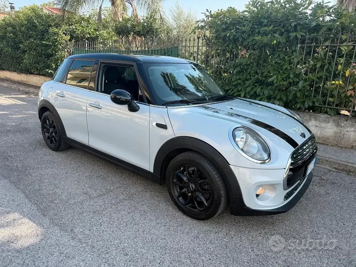 Usata Mini Cooper D 116 CV (85 kW) 2015 Grigio Utilitaria