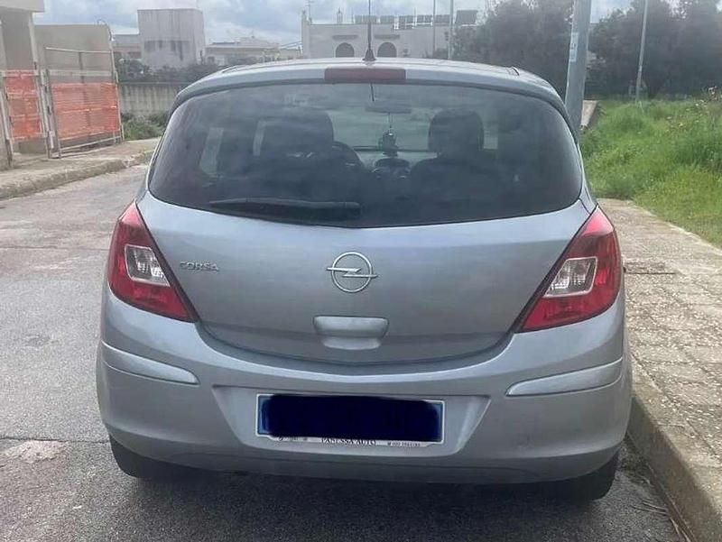 Usata Opel Corsa Edition 86 CV (63 kW) 2010 Grigio Utilitaria