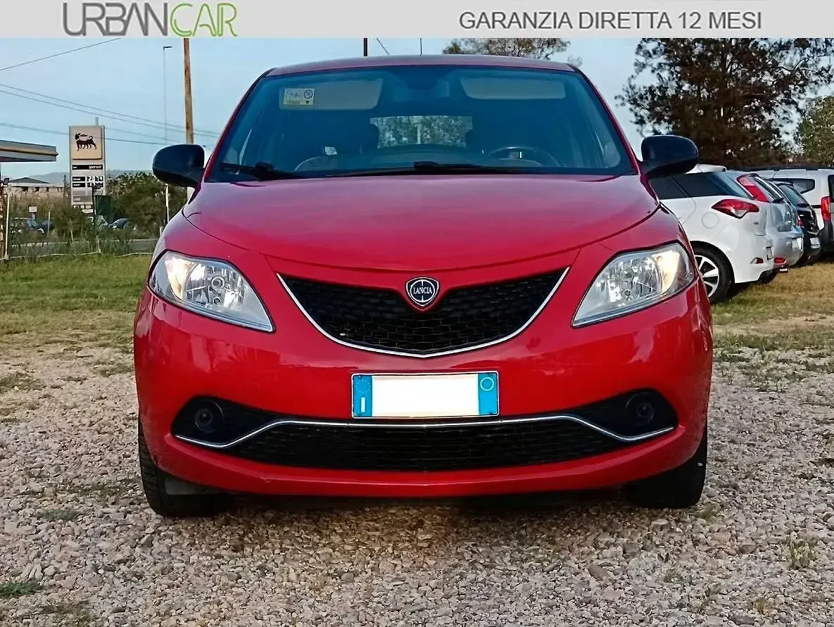 Usata Lancia Ypsilon 69 CV (50 kW) 2016 Rosso Utilitaria