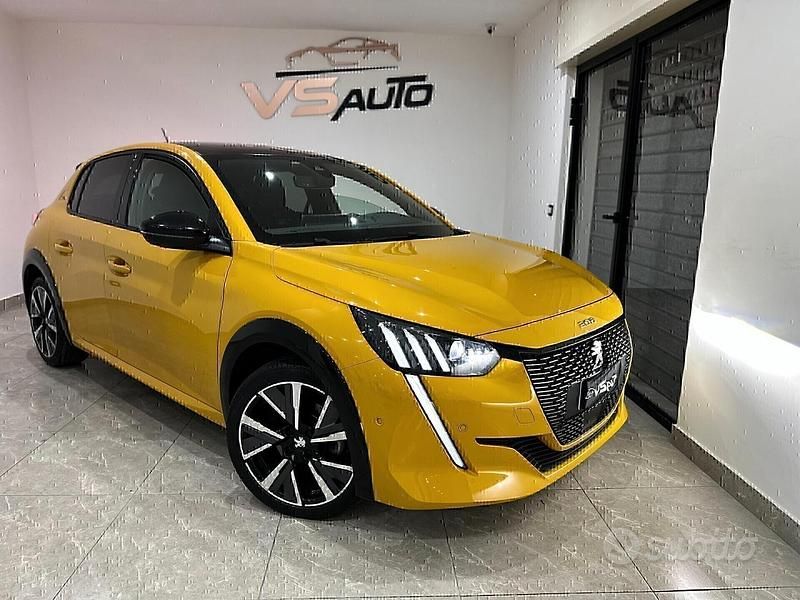 Usata Peugeot 208 GT 130 CV (95 kW) 2020 Giallo Utilitaria