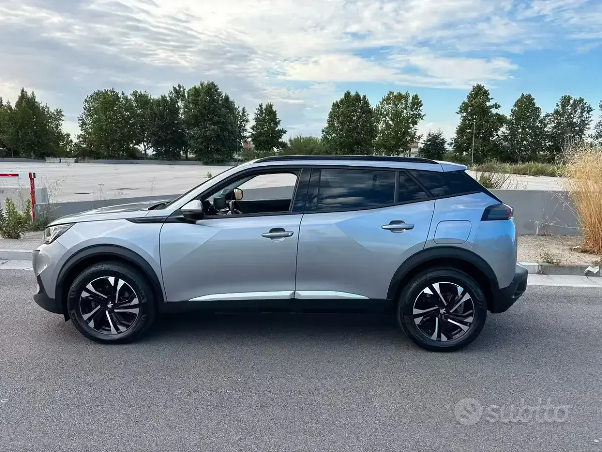 Usata Peugeot 2008 130 CV (95 kW) 2021 SUV
