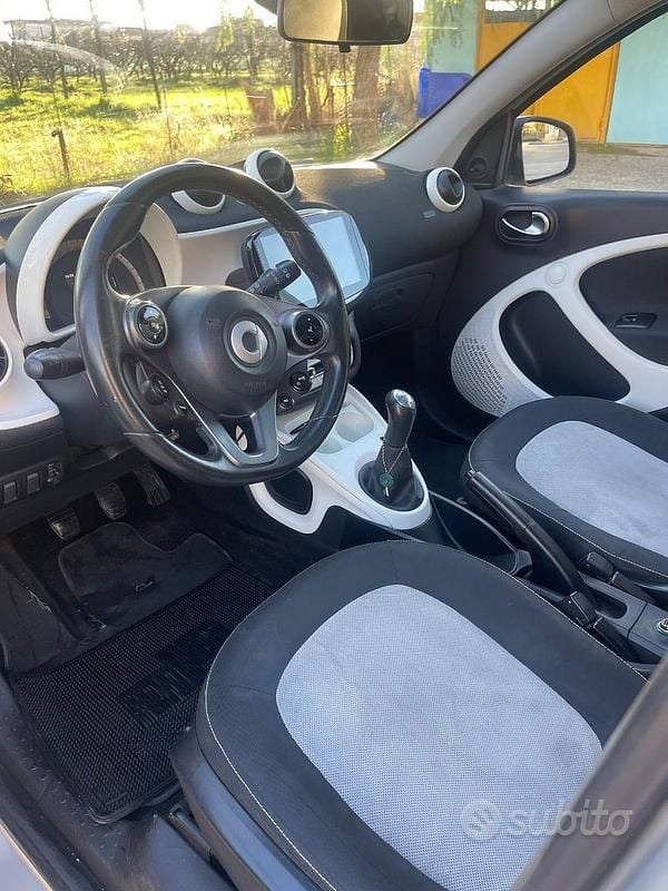 Occasion Smart ForFour 64 ch (47 kW) 2015 Blanc Citadine