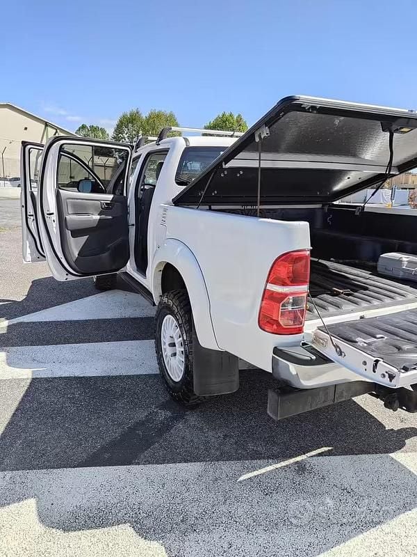 Usata Toyota HiLux 171 CV (125 kW) 2012 Bianco Pick-up
