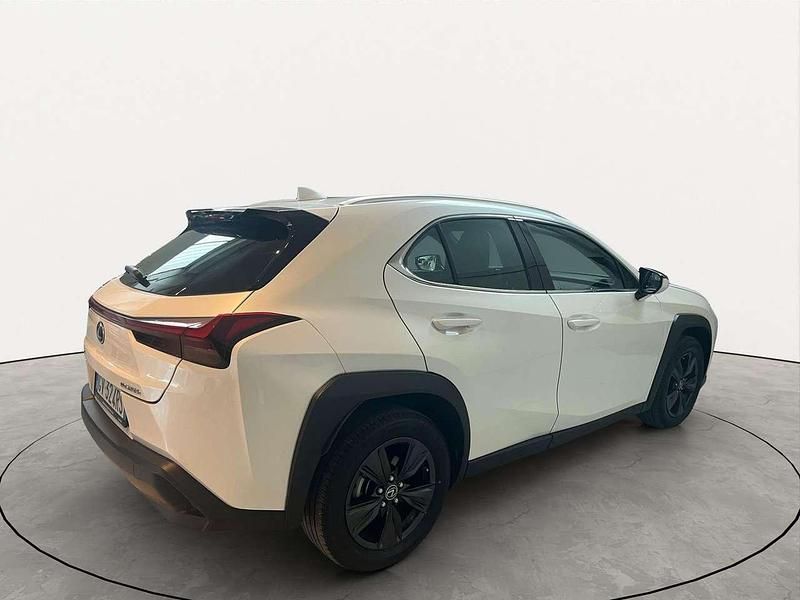 Usata Lexus UX 250h 145 CV (106 kW) 2024 Bianco SUV
