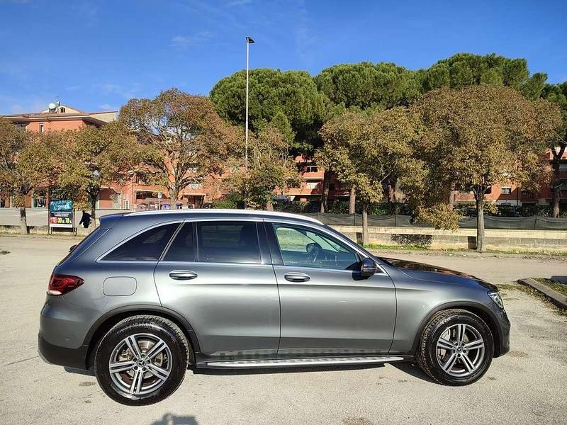 Usata Mercedes GLC200 163 CV (119 kW) 2019 Grigio SUV