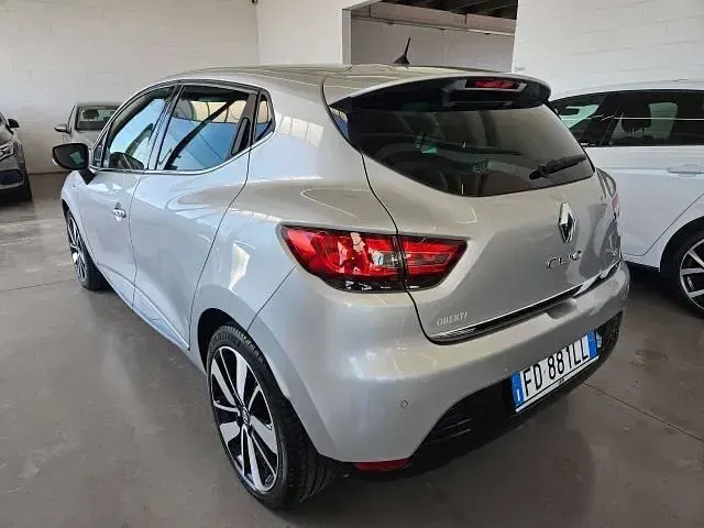Usata Renault Clio 89 CV (65 kW) 2016 Argento