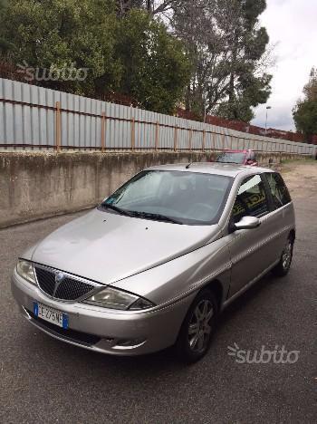 Lancia ypsilon 2002