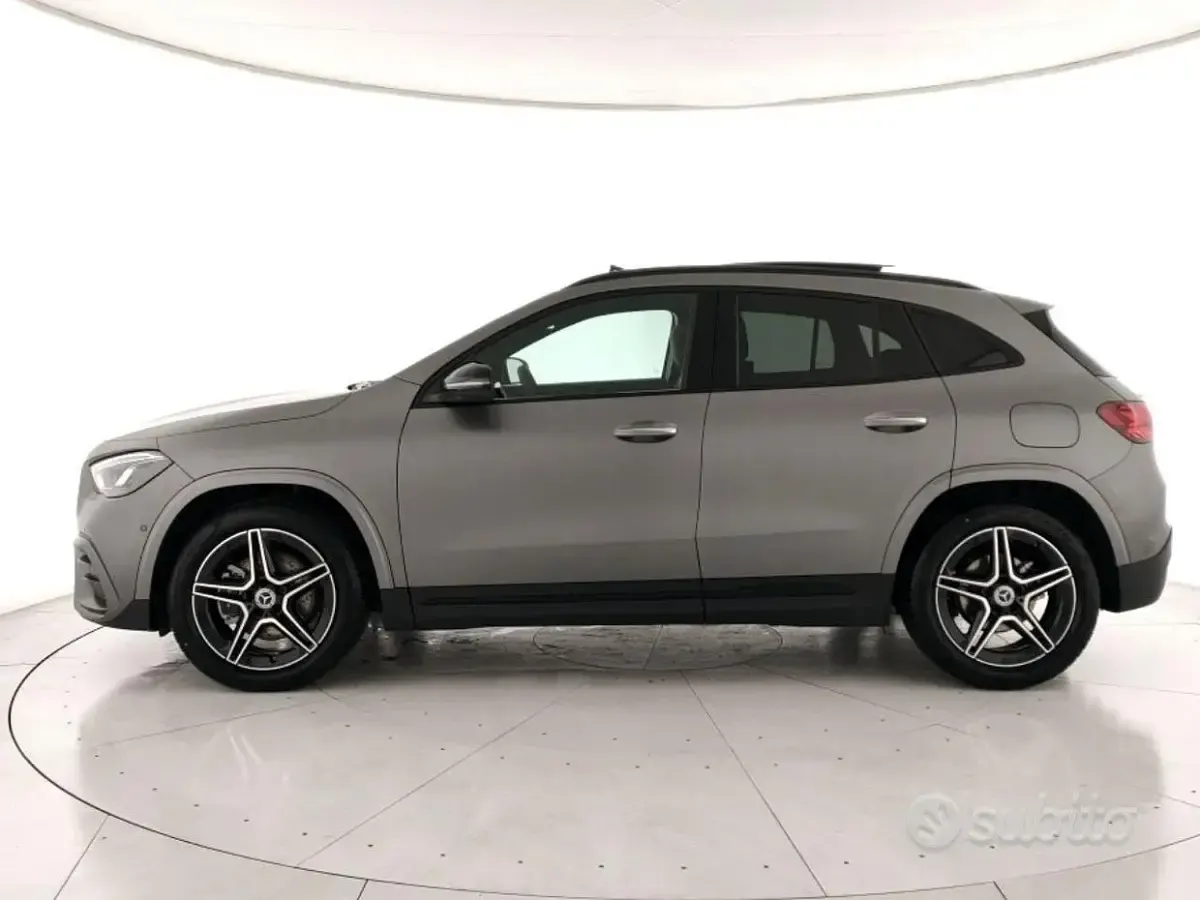 Usata Mercedes GLA200 Premium Plus 163 CV (119 kW) 2025 Grigio SUV