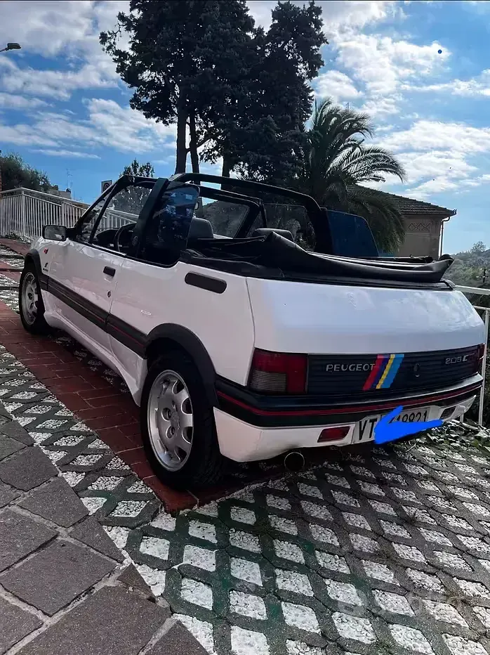 Usata Peugeot 205 113 CV (83 kW) 1990 Bianco Cabrio