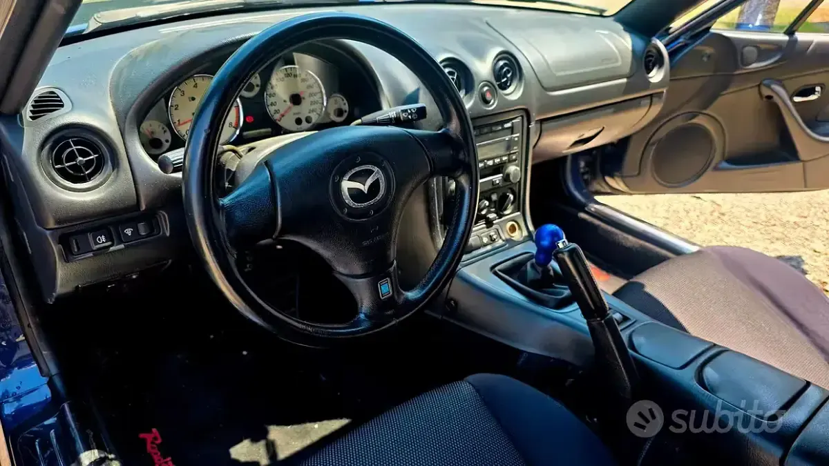 Usata Mazda MX5 110 CV (80 kW) 2003 Blu Cabrio